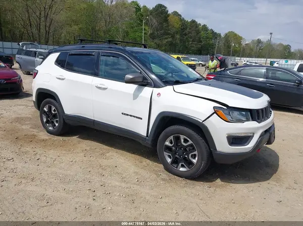 3C4NJDDB6JT234590 2018 JEEP COMPASS - Image 1