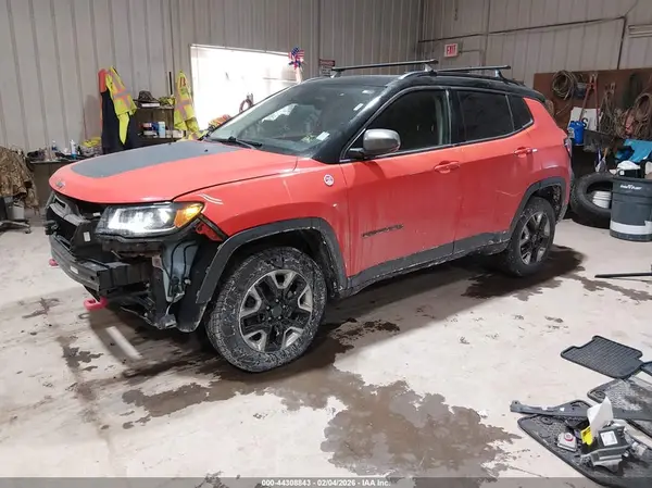 3C4NJDDB6JT270182 2018 JEEP COMPASS - Image 2