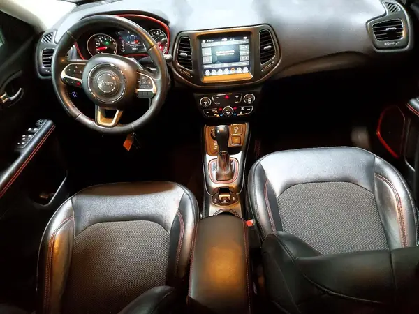 3C4NJDDB6JT308204 2018 JEEP COMPASS - Image 8