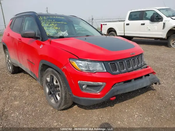 3C4NJDDB6JT345947 2018 JEEP COMPASS - Image 1