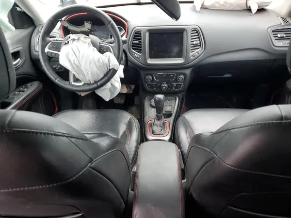 3C4NJDDB6JT356298 2018 JEEP COMPASS - Image 8
