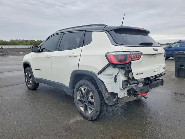 3C4NJDDB6JT367138 2018 JEEP COMPASS - Image 2