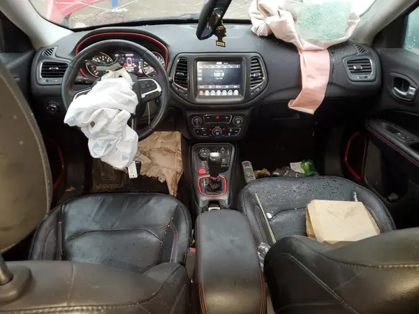 3C4NJDDB6JT403443 2018 JEEP COMPASS - Image 8