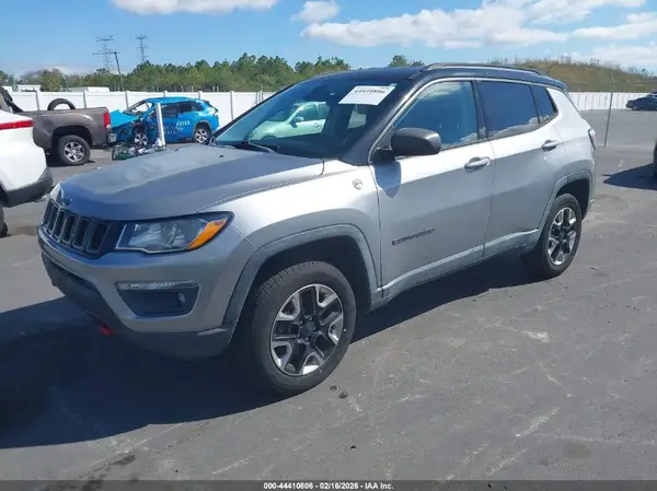 3C4NJDDB6JT417505 2018 JEEP COMPASS - Image 2
