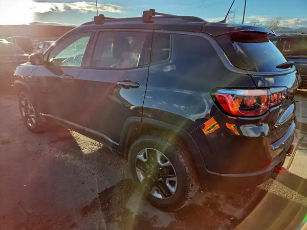 3C4NJDDB6JT437365 2018 JEEP COMPASS - Image 2