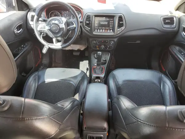 3C4NJDDB6JT441819 2018 JEEP COMPASS - Image 8