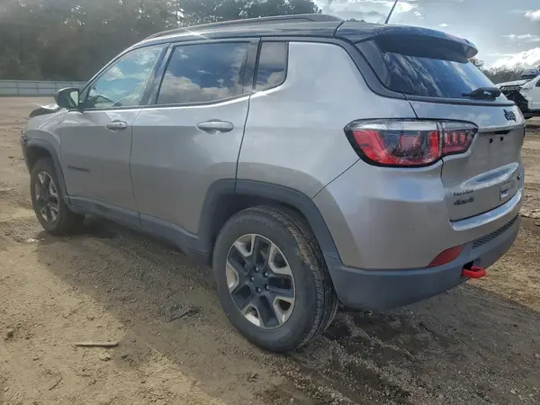 3C4NJDDB6JT451170 2018 JEEP COMPASS - Image 2