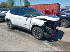3C4NJDDB6JT451637 2018 JEEP COMPASS