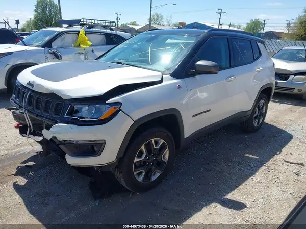 3C4NJDDB6JT451637 2018 JEEP COMPASS - Image 2