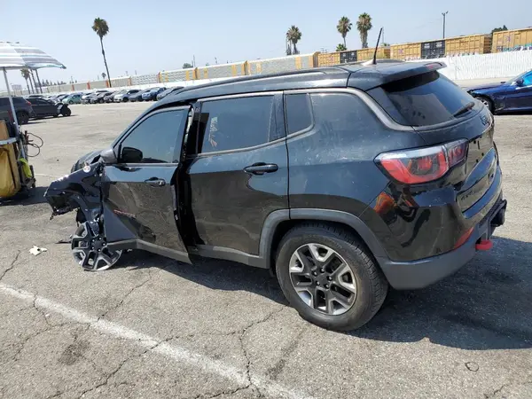 3C4NJDDB6JT457714 2018 JEEP COMPASS - Image 2