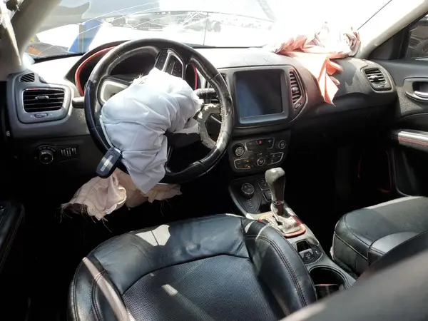 3C4NJDDB6JT457714 2018 JEEP COMPASS - Image 8