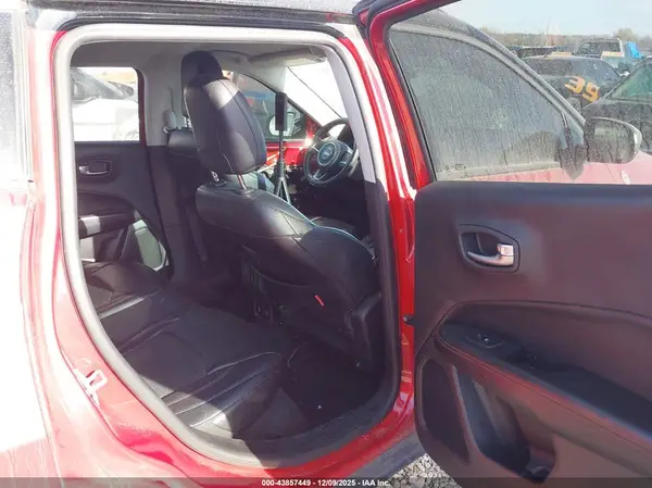 3C4NJDDB6JT482032 2018 JEEP COMPASS - Image 8