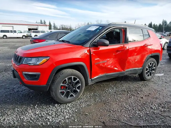 3C4NJDDB6JT484072 2018 JEEP COMPASS - Image 2