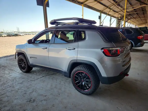 3C4NJDDB6KT617883 2019 JEEP COMPASS - Image 2