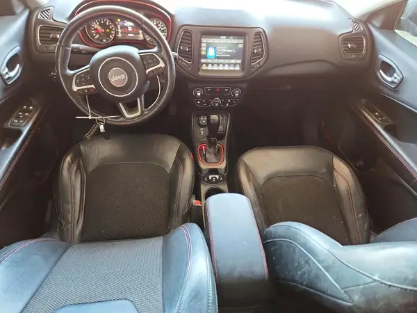 3C4NJDDB6KT617883 2019 JEEP COMPASS - Image 8