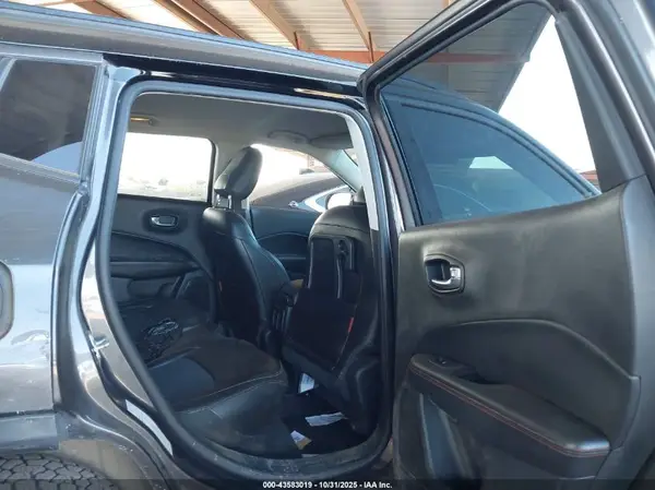 3C4NJDDB6KT618113 2019 JEEP COMPASS - Image 8