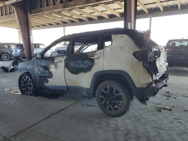3C4NJDDB6KT627524 2019 JEEP COMPASS - Image 2