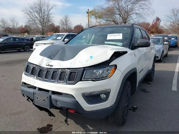 3C4NJDDB6KT627930 2019 JEEP COMPASS - Image 2