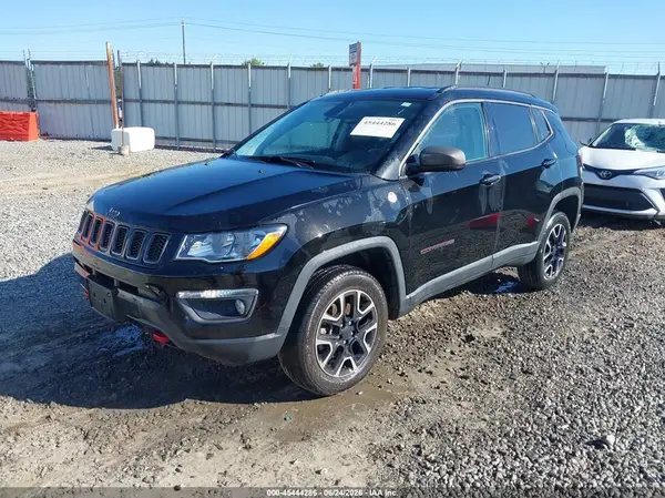 3C4NJDDB6KT639012 2019 JEEP COMPASS - Image 2