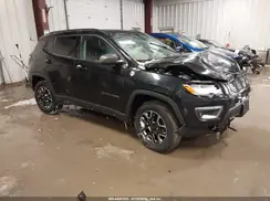3C4NJDDB6KT649832 2019 JEEP COMPASS