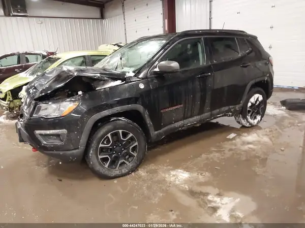 3C4NJDDB6KT649832 2019 JEEP COMPASS - Image 2