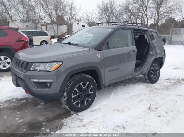 3C4NJDDB6KT666999 2019 JEEP COMPASS - Image 2