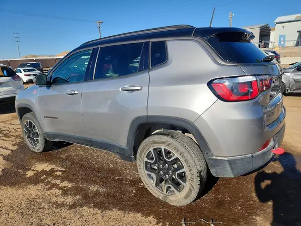 3C4NJDDB6KT667828 2019 JEEP COMPASS - Image 2