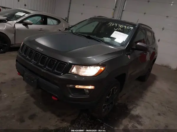 3C4NJDDB6KT668218 2019 JEEP COMPASS - Image 2