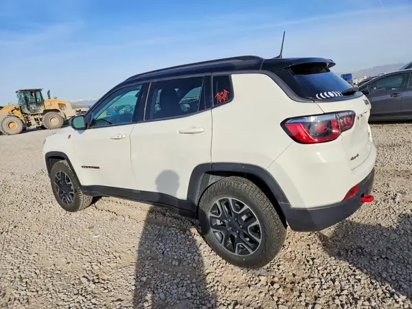 3C4NJDDB6KT668882 2019 JEEP COMPASS - Image 2