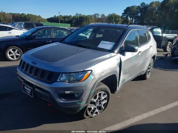 3C4NJDDB6KT669112 2019 JEEP COMPASS - Image 2