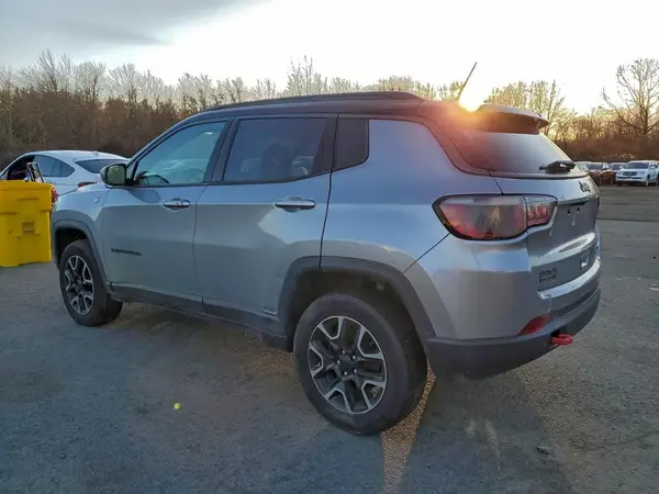3C4NJDDB6KT671278 2019 JEEP COMPASS - Image 2