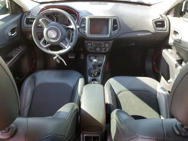 3C4NJDDB6KT683253 2019 JEEP COMPASS - Image 8
