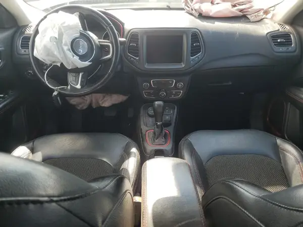 3C4NJDDB6KT688310 2019 JEEP COMPASS - Image 8