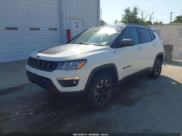 3C4NJDDB6KT721290 2019 JEEP COMPASS - Image 2