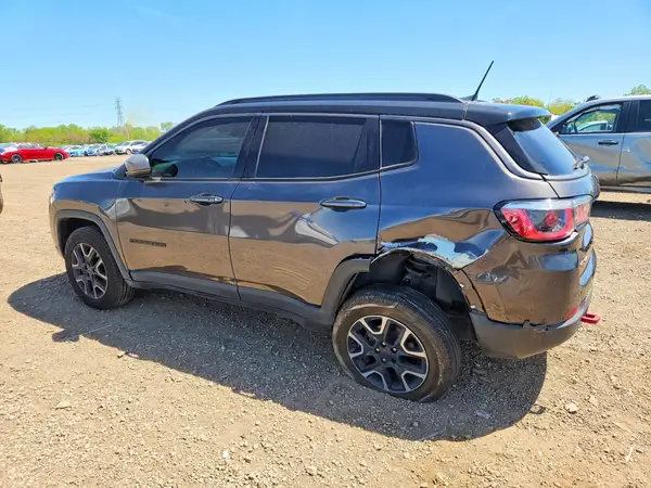 3C4NJDDB6KT721824 2019 JEEP COMPASS - Image 2