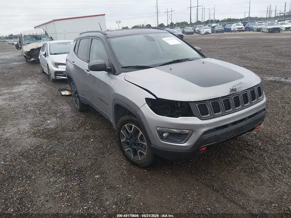 3C4NJDDB6KT739529 2019 JEEP COMPASS - Image 1