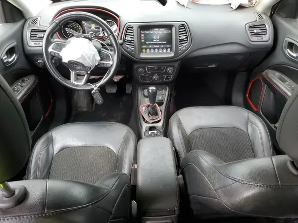 3C4NJDDB6KT739885 2019 JEEP COMPASS - Image 8