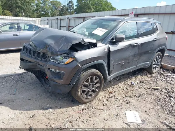 3C4NJDDB6KT756525 2019 JEEP COMPASS - Image 2