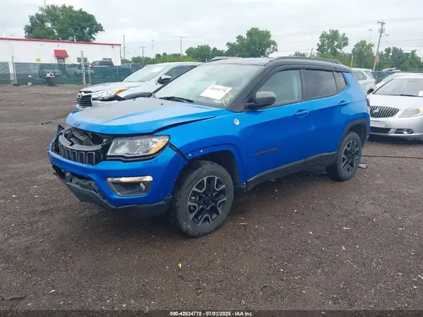 3C4NJDDB6KT760638 2019 JEEP COMPASS - Image 2