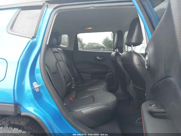3C4NJDDB6KT760638 2019 JEEP COMPASS - Image 8