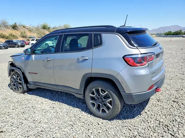 3C4NJDDB6KT786351 2019 JEEP COMPASS - Image 2