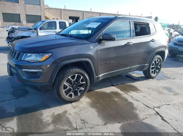 3C4NJDDB6KT790349 2019 JEEP COMPASS - Image 2