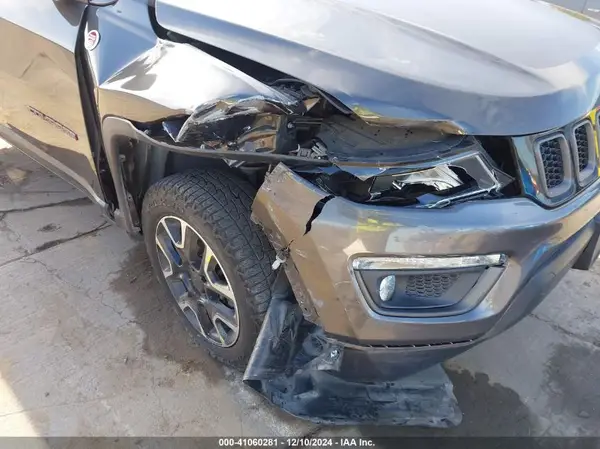 2019 JEEP COMPASS auction photo 6