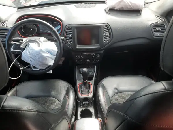3C4NJDDB6KT795244 2019 JEEP COMPASS - Image 8