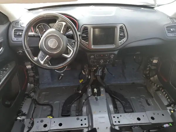 3C4NJDDB6KT800037 2019 JEEP COMPASS - Image 8