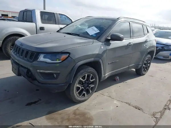 3C4NJDDB6LT111990 2020 JEEP COMPASS - Image 2