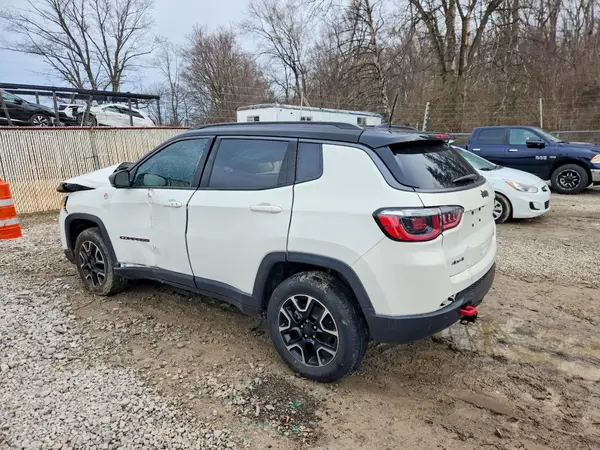 3C4NJDDB6LT239324 2020 JEEP COMPASS - Image 2