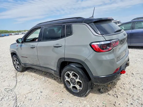 3C4NJDDB6NT123141 2022 JEEP COMPASS - Image 2
