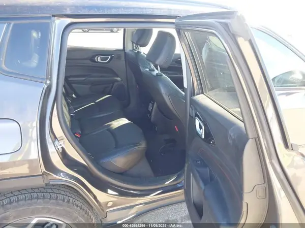3C4NJDDB6NT163588 2022 JEEP COMPASS - Image 8