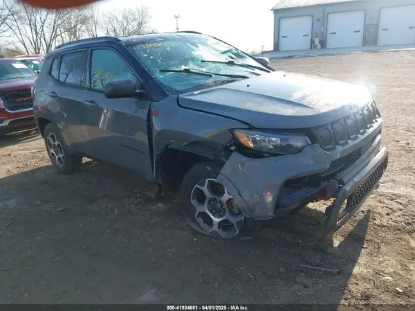 3C4NJDDB6NT170282 2022 JEEP COMPASS - Image 1